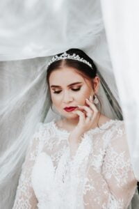 DECIDING ON YOUR WEDDING DRESS AND WEDDING HAIRSTYLE